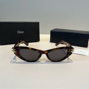 Dior Tortoiseshell Cat-Eye Sunglasses with Black Lenses